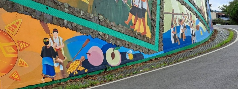 高雄市那瑪夏達卡努瓦彩繪牆