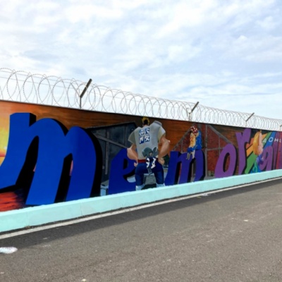 高雄國際航空站北側圍牆藝術彩繪